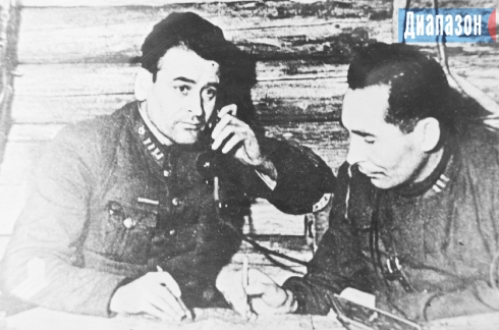 Командир 101-й стрелковой бригады С.Яковленко и комиссар бригады Н.Алиев. 