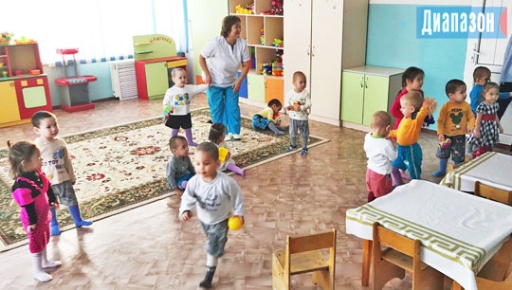 В Казахстане ежегодно 18% приемных детей возвращают в детские дома