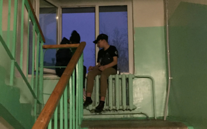 Диванда отырғанда минет