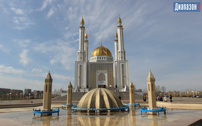 Цены в астане 2024. Мечеть Нур гасыр. Актобе мечеть. Мечеть Актюбинский (Актүбә). Мечеть Нур газвр Актобе.